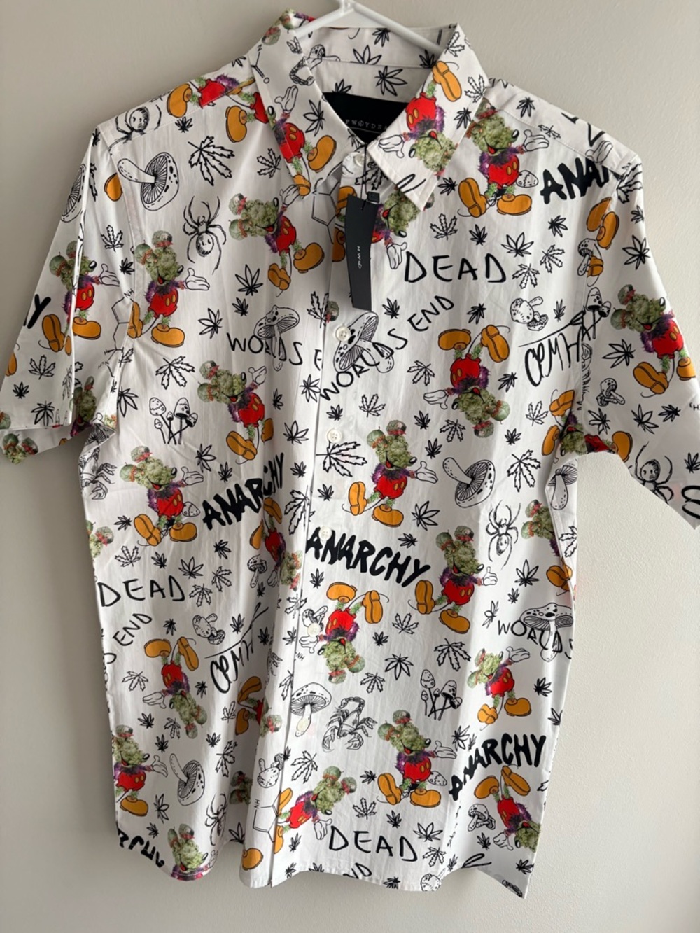 New with tag halfwaydead Graphic Button-Down Short Sleeve Shirt - White